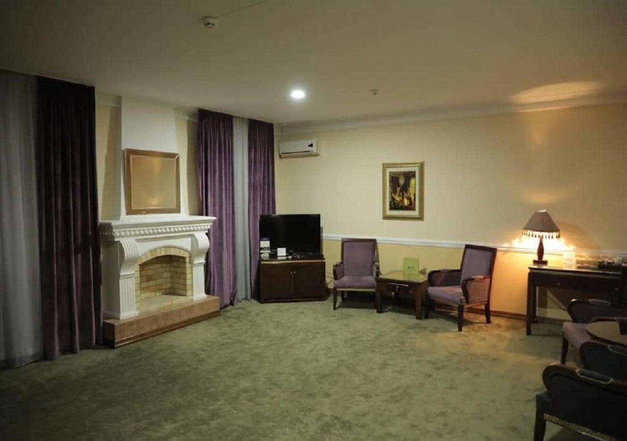 Hotel Bek Taskent Exterior foto